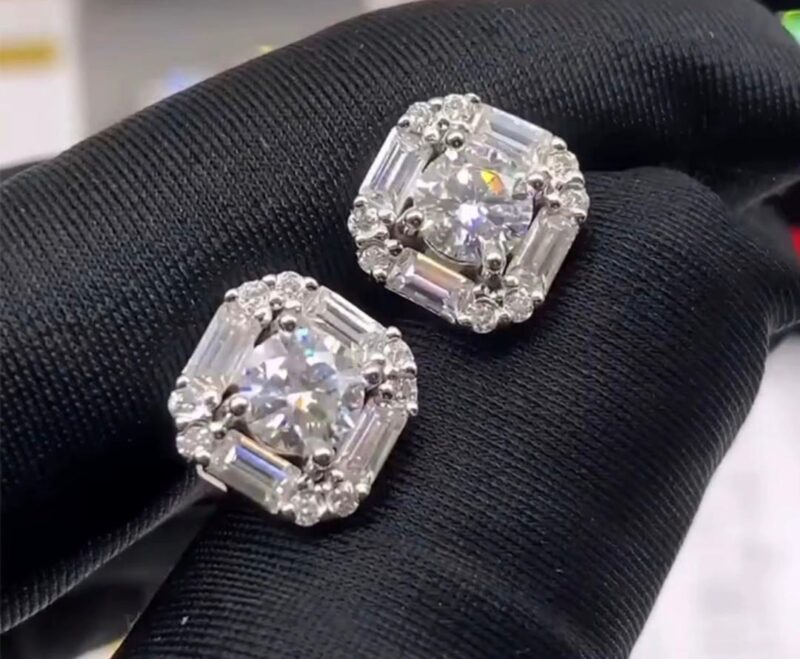 Sterling Silver Metal Base & Moissanite Stud Premium S925 Sterling Silver: Crafted with high-quality S925 silver for lasting brilliance and durability. Radiant Moissanite Sparkle: Features expertly cut moissanite stones that deliver diamond-like fire and exceptional clarity. Hypoallergenic & Skin-Friendly: Safe for sensitive ears, offering all-day comfort without irritation. Elegant Everyday Luxury: Lightweight, timeless, and versatile—perfect for both special occasions and daily wear. Tarnish-Resistant Finish: Designed to maintain its shine and beauty with minimal maintenance.